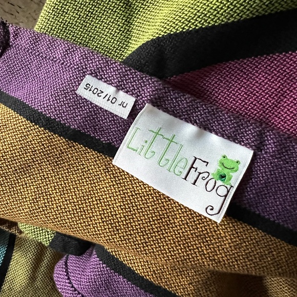Little Frog Woven Wrap - Picture 4 of 4